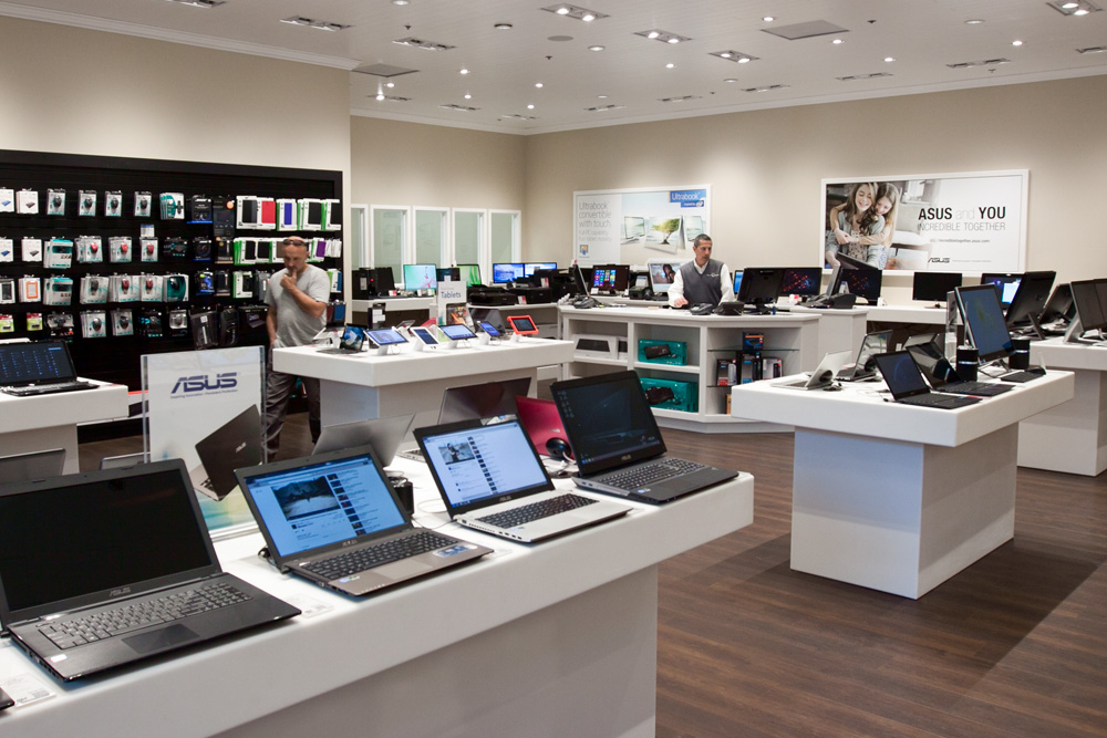 Safa Computers store and technology displays