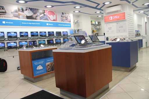 Safa Computers store and technology displays