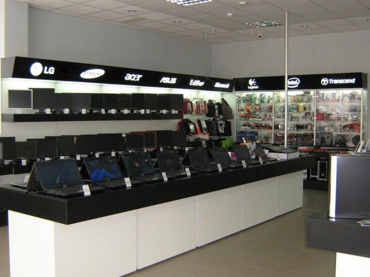 Safa Computers store and technology displays